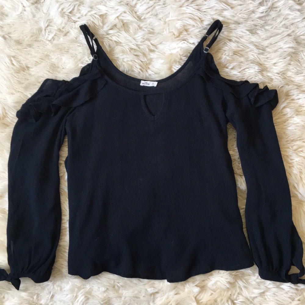 LIKE NEW Hollister Black Off-shoulder Long Sleeve